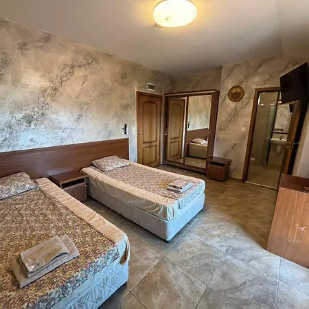 за гости - 1 Апартаменты *